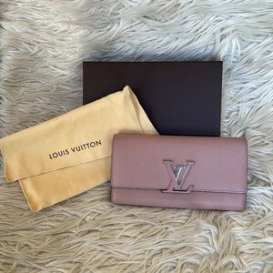 Louis Vuitton Taurillon leather Capucines LV signature wallet